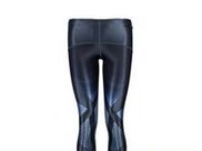 路人街拍，可爱小姐姐身材苗条，穿包臀裙凸显好身材，气质独特