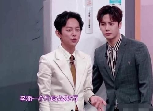 李湘秀豪宅又买车送粉丝，王岳伦破软饭印象，自揭是幕后老板