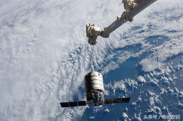NASA故意对宇宙飞船开火，只是为了看看会发生什么？