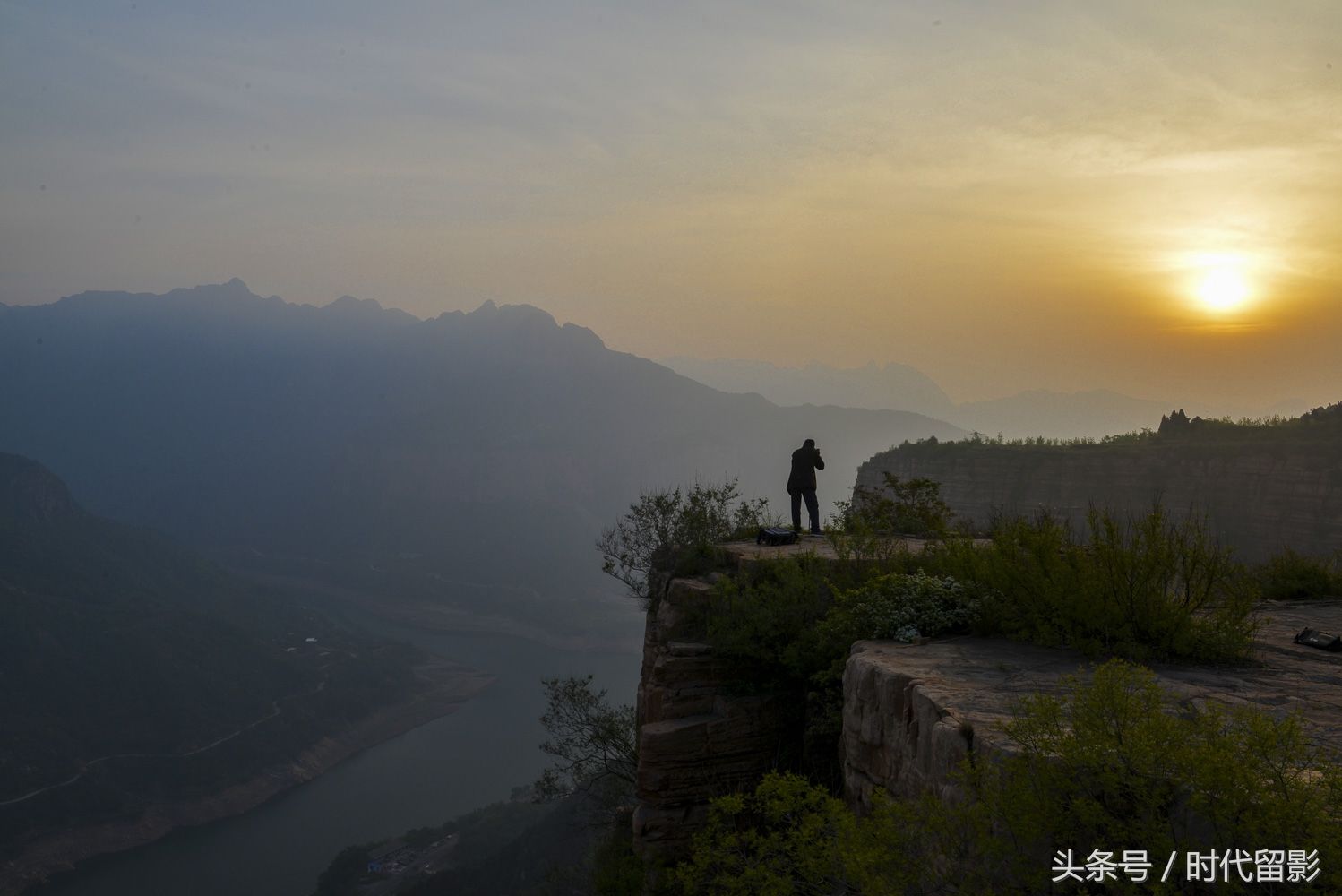 南太行秘境,人迹罕至,悬崖上的原始村落,人称世外桃源人间仙境