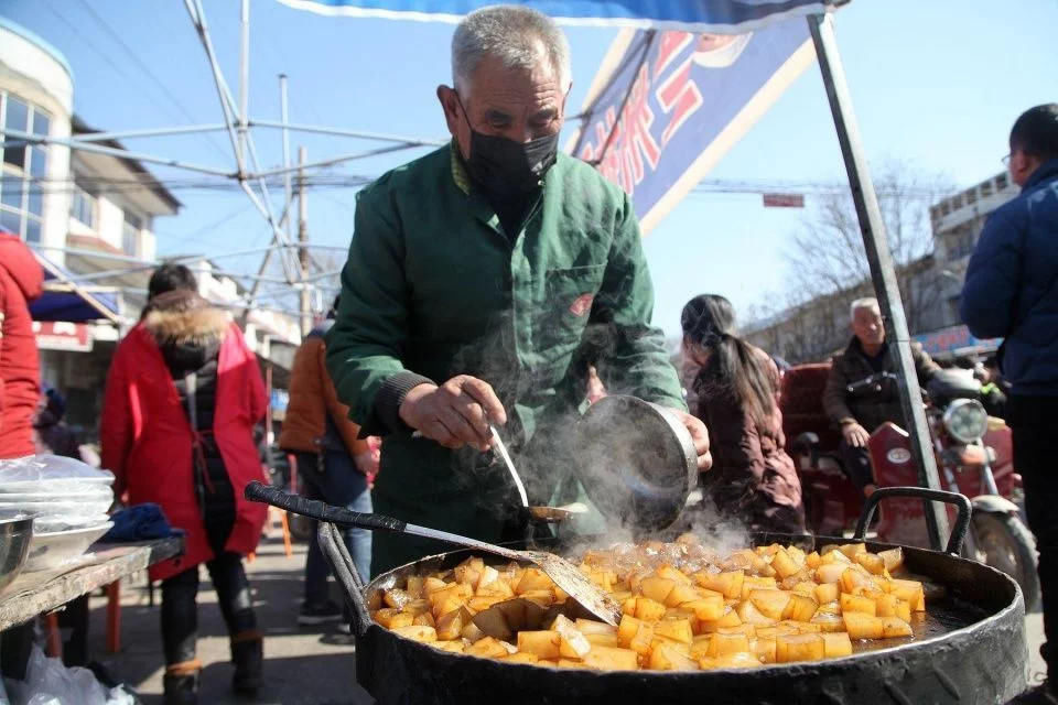 北方年集热气腾腾6种美食小吃,有没有你家乡的味道