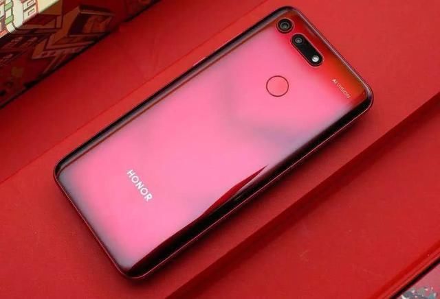 荣耀V20与小米9买哪款比较好?