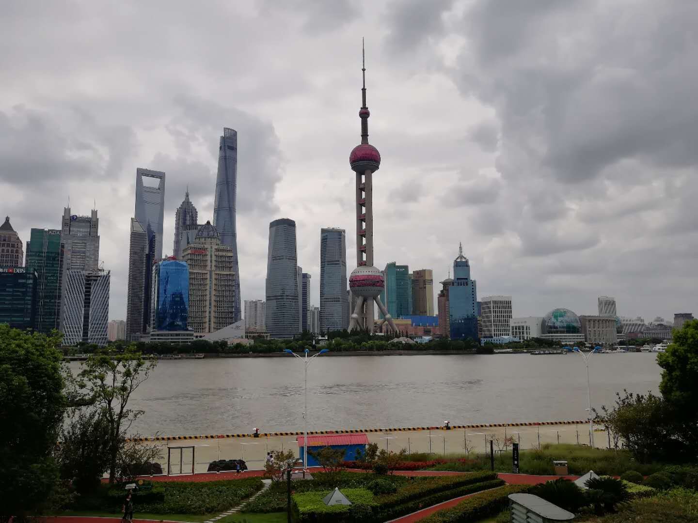 从上海中心118层高度俯瞰陆家嘴