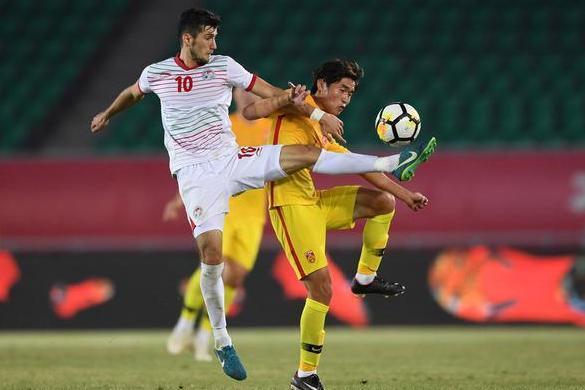 四国赛-U21国奥比赛遇大雨暂停 77分钟与对手