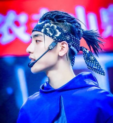 C位是什么?王子异没当过,九位练习生已经出道