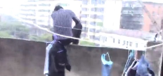 给老婆买车她跟别人跑了,男子跳楼,消防:这么多女的差这一个? e世博体育网