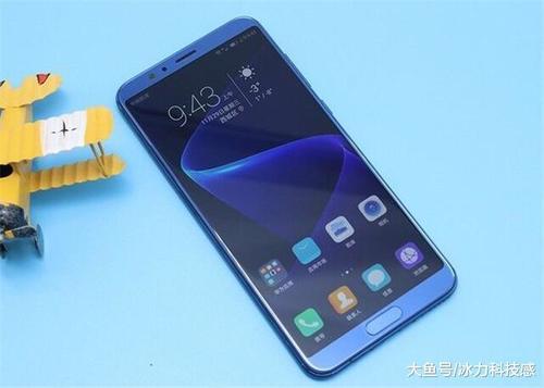 华为荣耀20即将上市,麒麟980+水滴屏,网友:荣