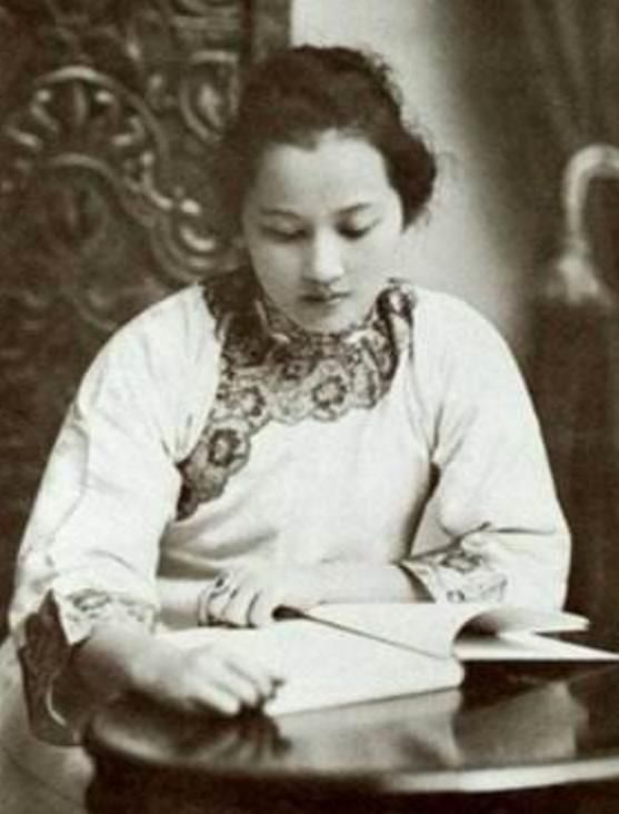 孙中山的两个日本幼妻，倾城之貌的她们一个改嫁，一个英年早逝