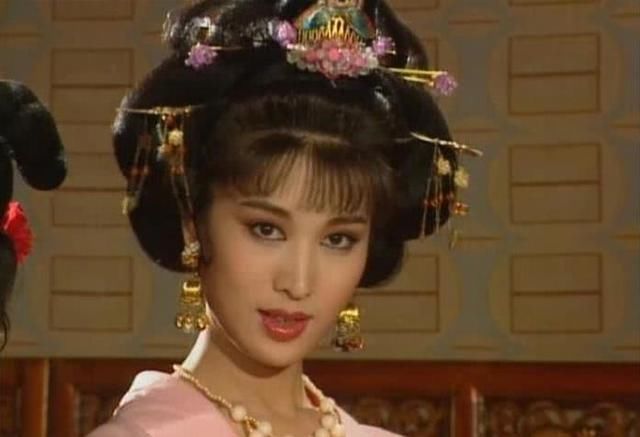 还记得《水浒传》扈三娘吗?她也叫郑爽，52岁依旧貌美如少女