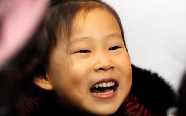 小沈阳女儿最近玩起了抖音,网友:变漂亮了