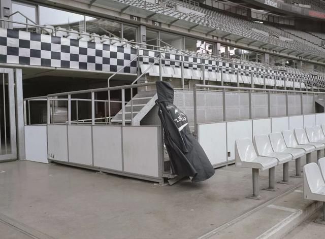 NikeLab x OFF-WHITE挚爱足球系列现已发售!