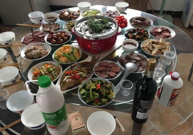 南北9家不同的年夜饭，每一家都味美丰富，哪一家你最喜欢？