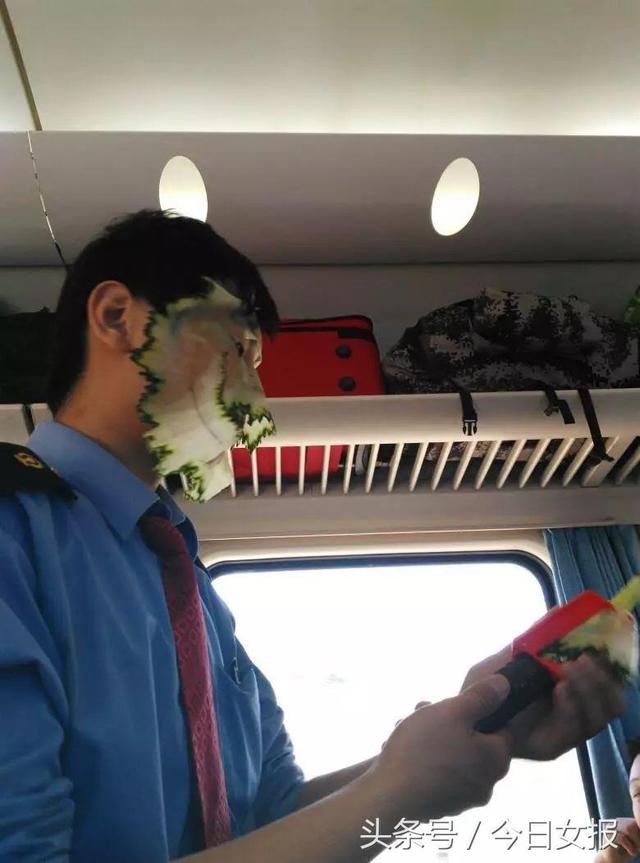 大年初三回娘家:火车上听神级推销员“忽悠”,我差点被坐过站