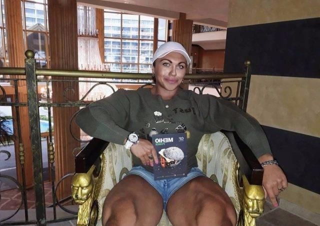 世界上最强壮的女人,重达100公斤,硬拉卧推的