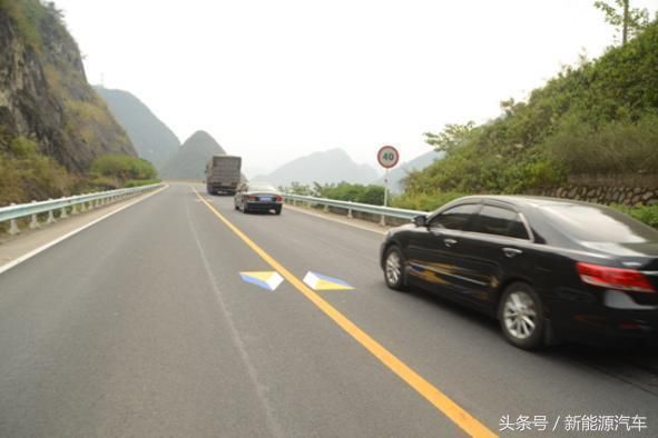 以下5种路面标线必须认出来,以防自己驾照分不