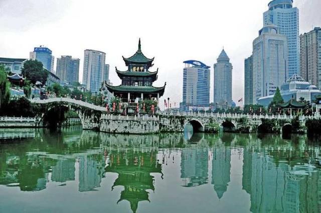 四川到贵州在建一条高铁大通道,沿途共设17站