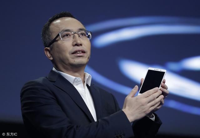 这次华为荣耀的新机型,绝对让你眼前一亮!V20