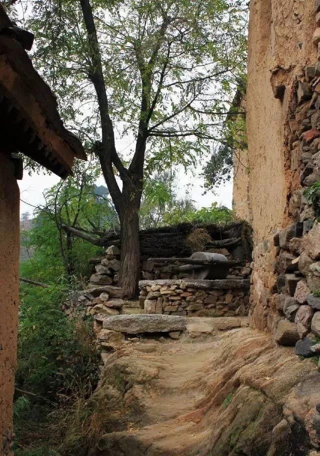 这个小山村有1500年历史，藏在深山没几个人去过