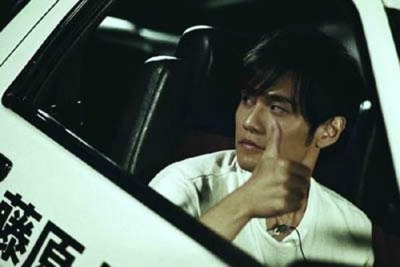 工作室发布视频核弹 王俊凯提驾照解锁新技能