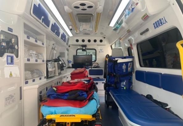 人民医院的救护车