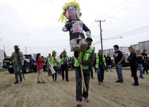 特朗普视察南加州边境墙原型 声称非法移民像