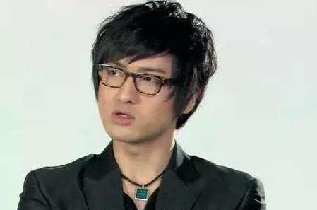 王传君为演病人熬夜脱相 被赞时回应依旧简单