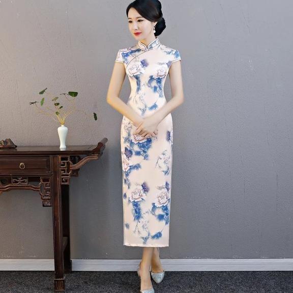 美的过分,让你毫无抵抗力的复古长款旗袍,极致