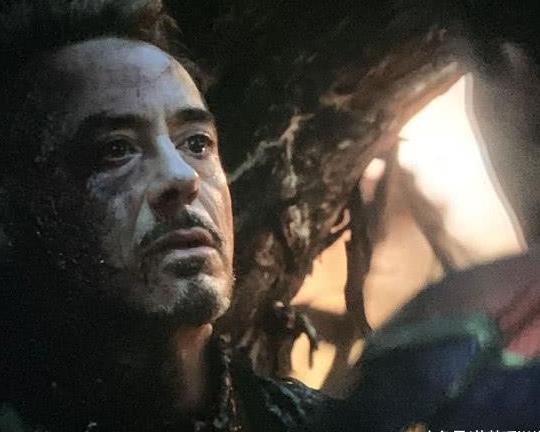 复联4: 为何灭霸响指随机消失, 而钢铁侠打响指