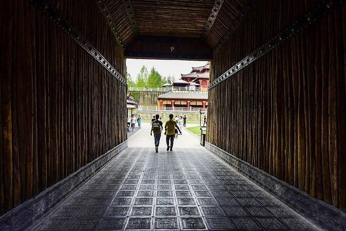 推了十几座山!就为了原封不动复制故宫,如今门票是故宫4倍!