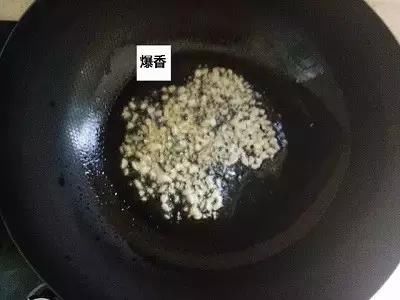 这两种素菜平时要多吃，补铁补钙保护视力，这样做下饭又营养