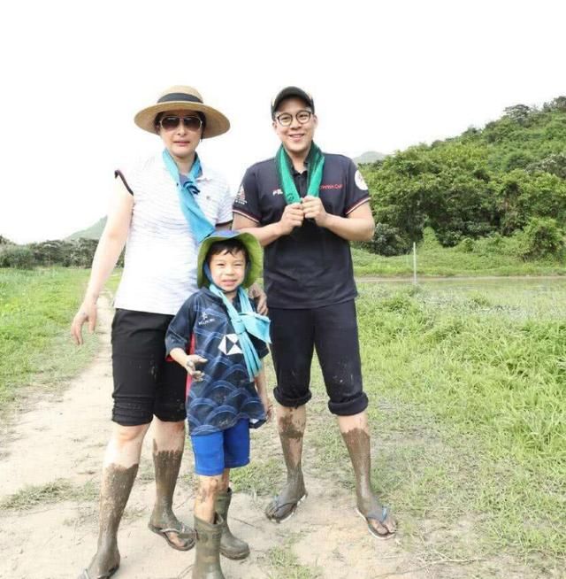 郭晶晶荣升生子机器?被爆已生第三胎女儿,网友