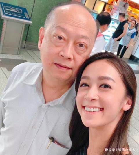 黄心颖亲姐姐自曝父亲曾有婚外情,遭网友众嘲