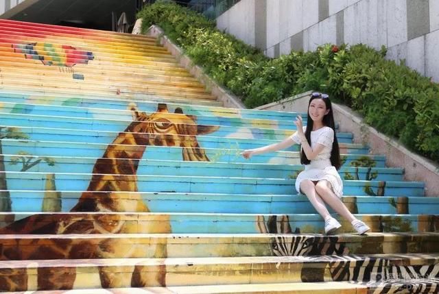 在深圳100%能遇到美女的地方,竟然是5面墙