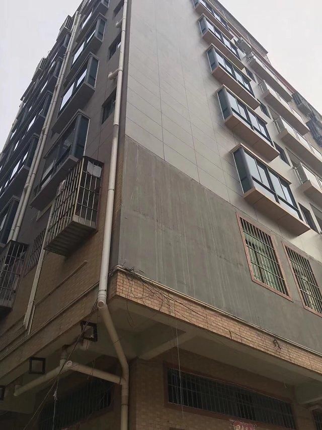 公明南庄地铁口,周边商品房围绕,即买即住1梯