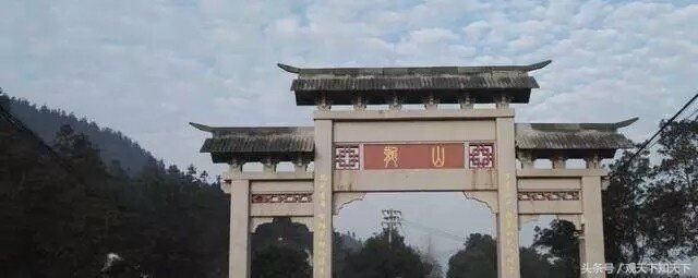 无耻皇帝，父亲坟头泼粪、辱祖，1500年来墓地秘密被专家揭晓