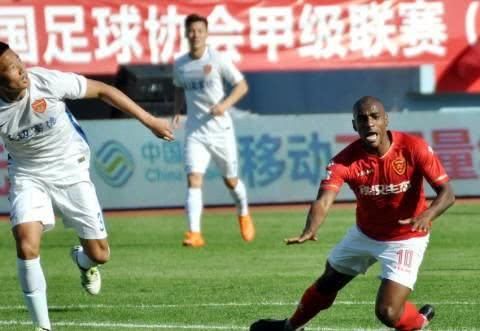 铮铮铁汉保级不能指望穆里奇,把他放在这里就