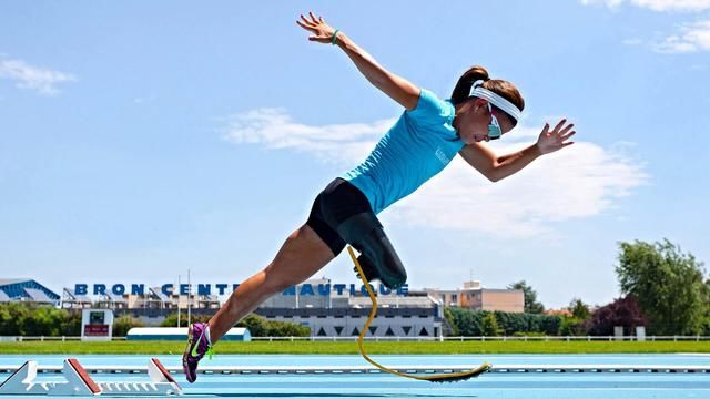 独腿女孩创400米世界纪录:为自己是中国人自豪