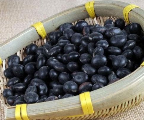 男人肾虚别担心,多吃这4种黑色食物,让你精力