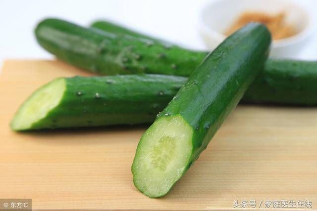 营养师:春节期间多吃这些食物，尿酸只降不升!