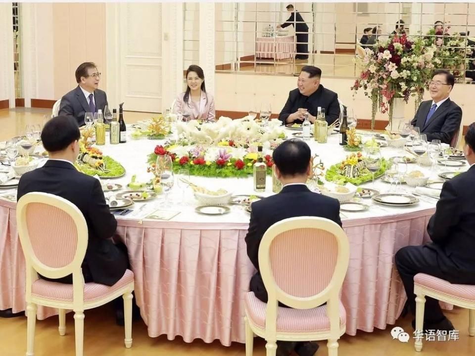 金正恩携妻接见文在寅访朝特使团，外交部深夜祝贺