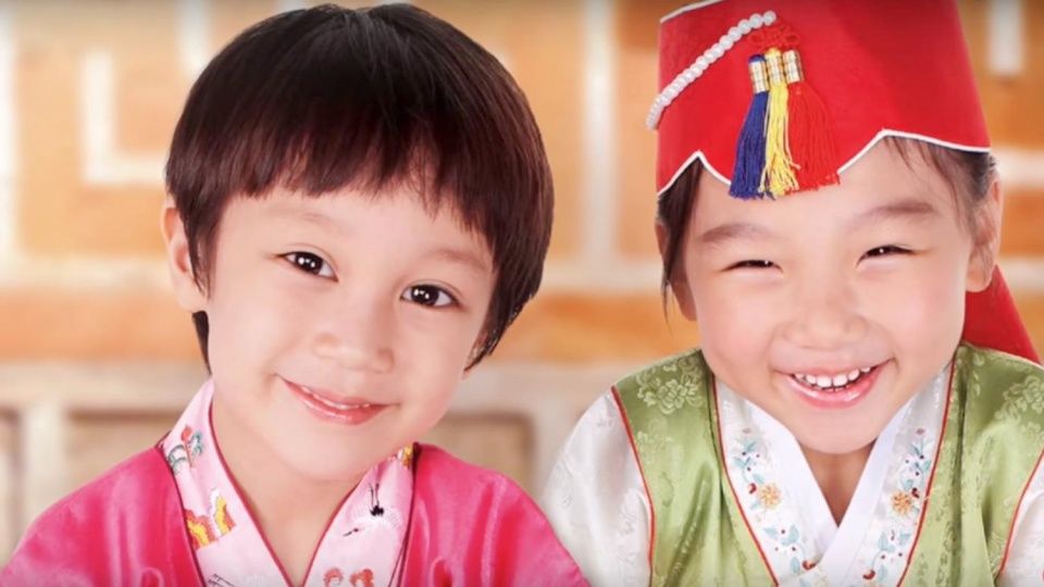镜头下的日韩儿童对比朝鲜儿童 韩国:吹牛我们