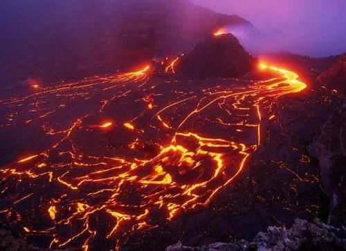夏威夷火山熔岩入太平洋,熔岩雾蒸汽云对人体
