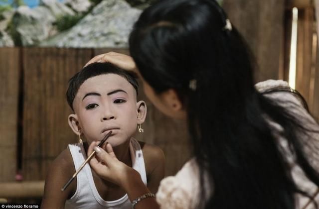 纪实:泰国男孩入寺为僧全过程