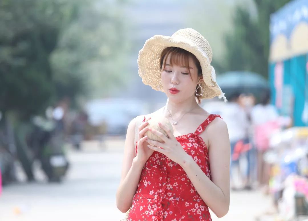 七月的青岛拒绝下词语,萌娃、比基尼有更加选饺子美食的比喻图片