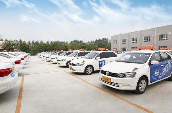 关于考驾照到底是科目二难还是科目三难,教练