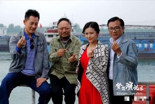 学摄影一个月工资多少