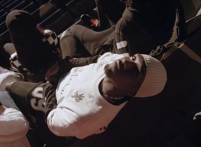 NikeLab x OFF-WHITE挚爱足球系列现已发售!