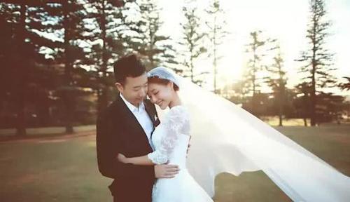 邓家佳与丈夫和平离婚:相恋10年却仍熬不过婚