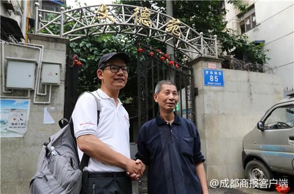 53岁台胞因一本尘封17年的笔记 专程来成都寻亲终于找到亲舅舅