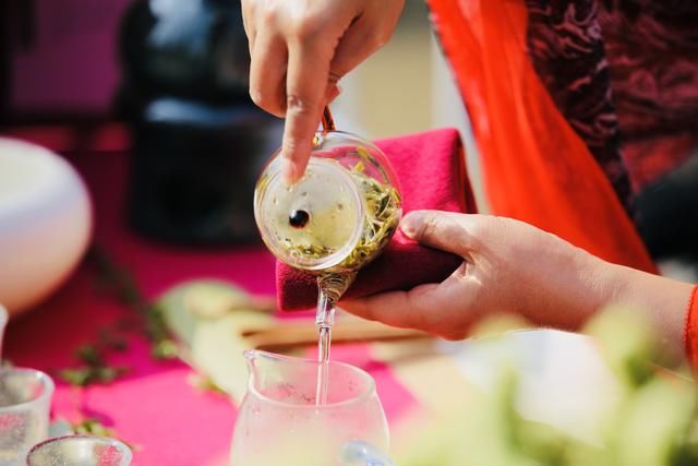 太湖鼋头渚夜赏樱花游园会:一场视觉与听觉的“饕餮盛宴”